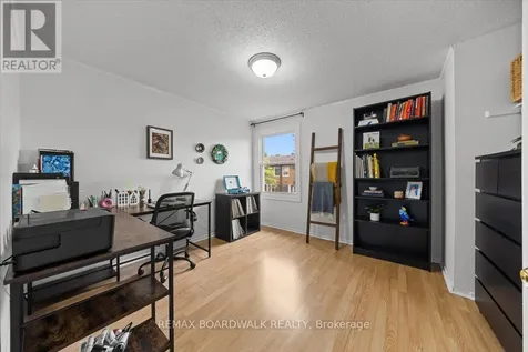 2126 Eric Crescent Ottawa ON K1B 4P4