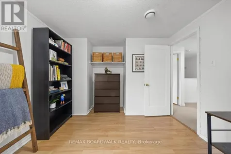 2126 Eric Crescent Ottawa ON K1B 4P4