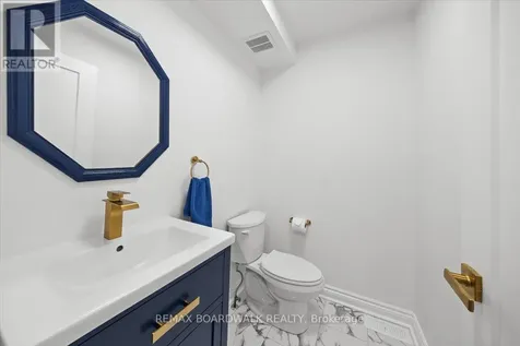 2126 Eric Crescent Ottawa ON K1B 4P4