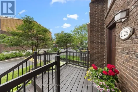 2126 Eric Crescent Ottawa ON K1B 4P4