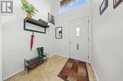 2126 Eric Crescent Ottawa ON K1B 4P4