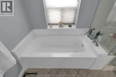 10 Van Allen Avenue Chatham ON N7L 5K1