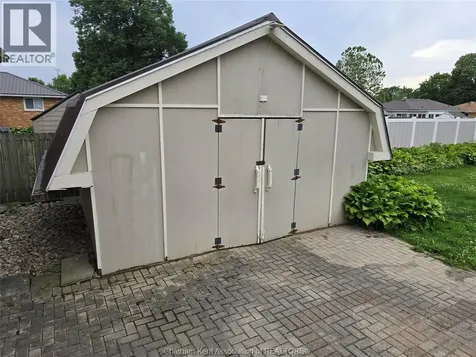 83 Holland Avenue Chatham ON N7M 2C8