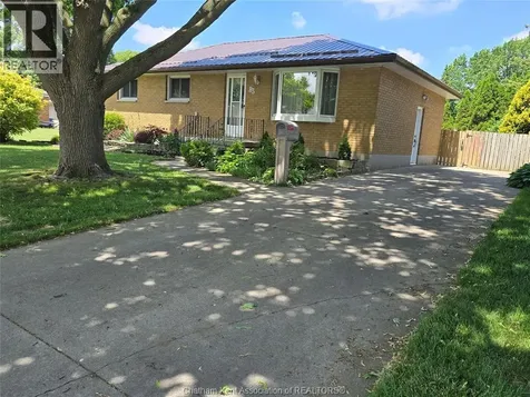 83 Holland Avenue Chatham ON N7M 2C8