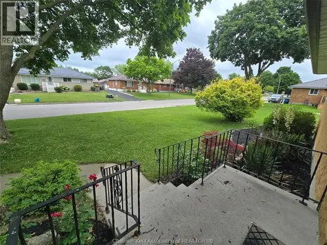 83 Holland Avenue Chatham ON N7M 2C8