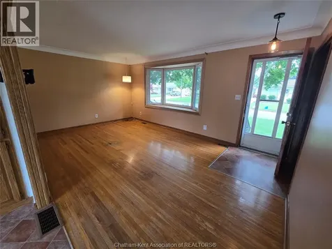 83 Holland Avenue Chatham ON N7M 2C8