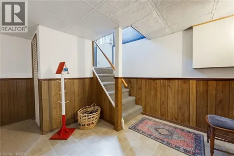 87 Ball Street Paris ON N3L 1X7