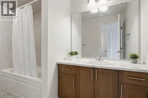 33 Bayonne Drive Stoney Creek ON L8J 0L2