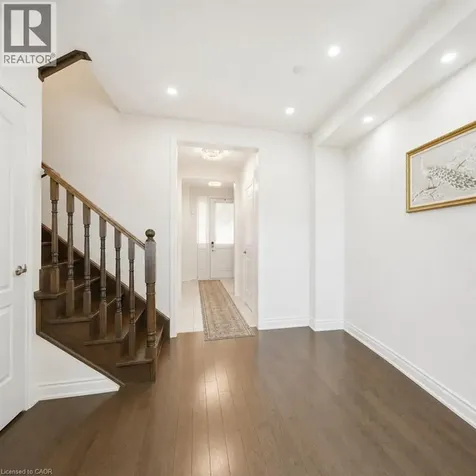 33 Bayonne Drive Stoney Creek ON L8J 0L2