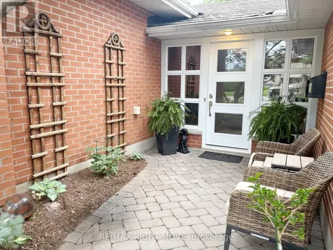 434 Highland Avenue Orillia ON L3V 4E7