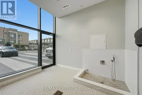 100 Eagle Rock Way Vaughan ON L6A 5B9