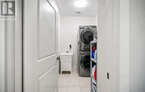 103 Glenngarry Crescent Vaughan ON L6A 4Z5