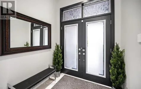 103 Glenngarry Crescent Vaughan ON L6A 4Z5