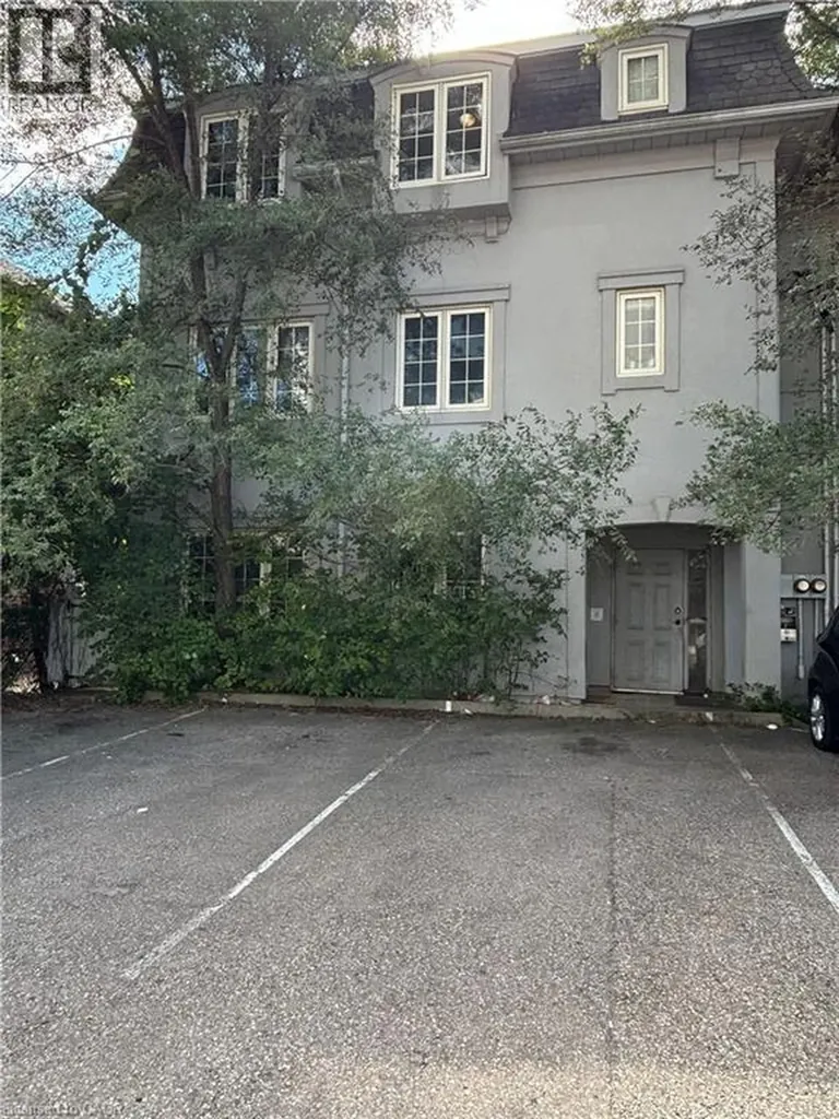 124 King Street North Waterloo ON N2J 2X8