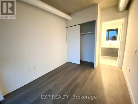 10 James #417 Street Ottawa ON K2P 1Y5