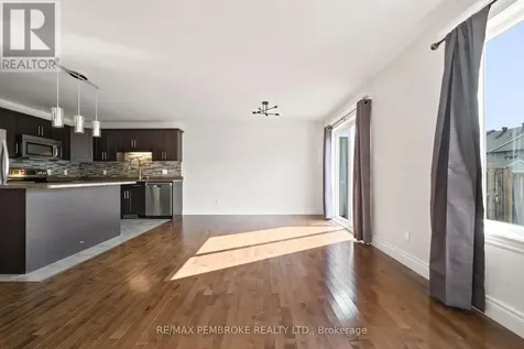 30 Winston Avenue Petawawa ON K8H 0C1