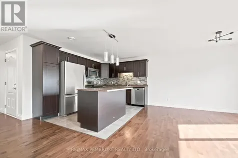 30 Winston Avenue Petawawa ON K8H 0C1