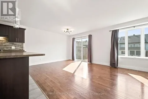30 Winston Avenue Petawawa ON K8H 0C1