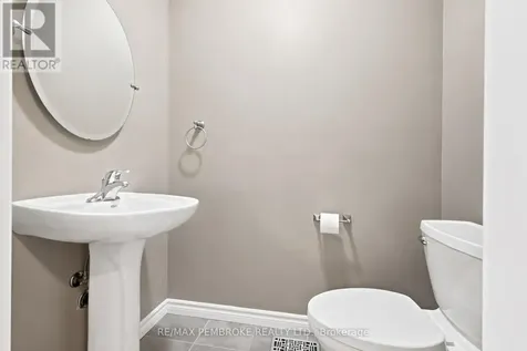 30 Winston Avenue Petawawa ON K8H 0C1