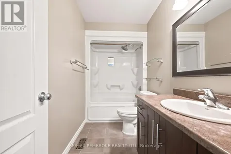 30 Winston Avenue Petawawa ON K8H 0C1