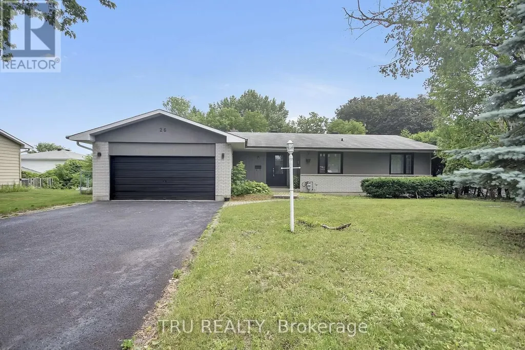26 Langholm Crescent Ottawa ON K2J 1H2