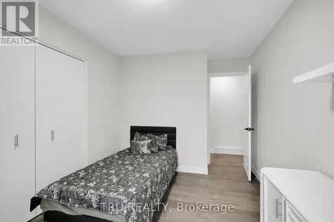 26 Langholm Crescent Ottawa ON K2J 1H2