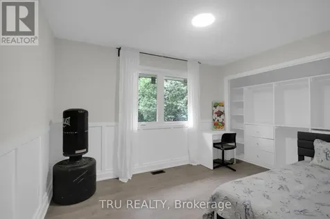 26 Langholm Crescent Ottawa ON K2J 1H2