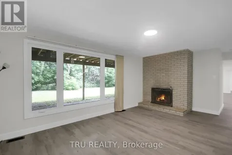 26 Langholm Crescent Ottawa ON K2J 1H2