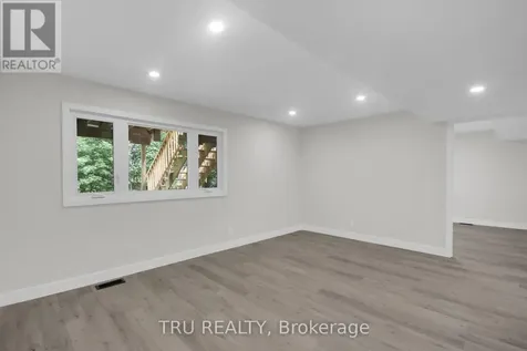 26 Langholm Crescent Ottawa ON K2J 1H2