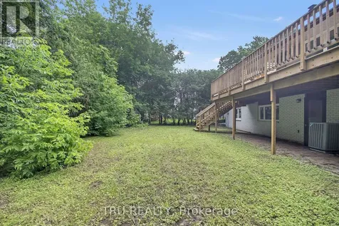26 Langholm Crescent Ottawa ON K2J 1H2