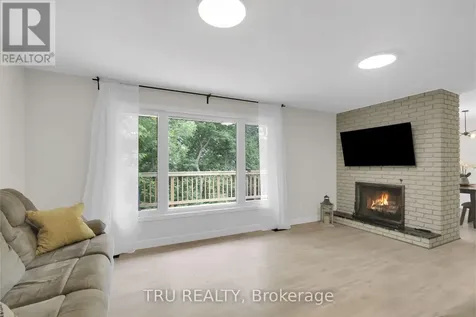 26 Langholm Crescent Ottawa ON K2J 1H2