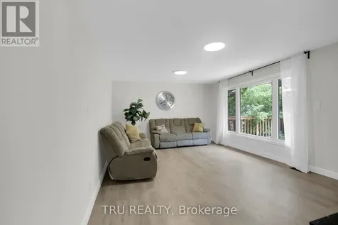 26 Langholm Crescent Ottawa ON K2J 1H2