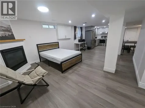 510 Oakridge Place Waterloo ON N2L 4P2