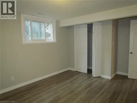 82 West Acres Crescent Kitchener ON N2N 3G8