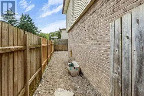 1180 Heathfield Court Windsor ON N8S 4N9