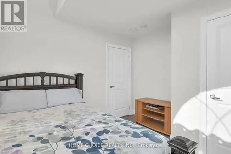 22 Ludlow Drive East Barrie ON L9S 2Z8