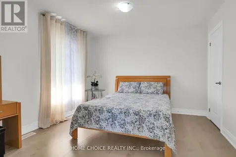 22 Ludlow Drive East Barrie ON L9S 2Z8