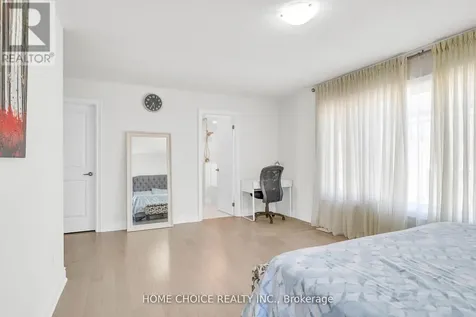 22 Ludlow Drive East Barrie ON L9S 2Z8