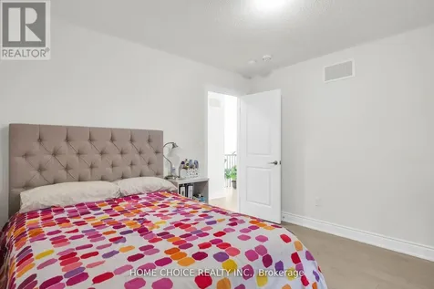 22 Ludlow Drive East Barrie ON L9S 2Z8