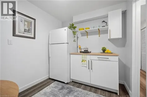 10 Ristau Crescent Kitchener ON N2E 3A8
