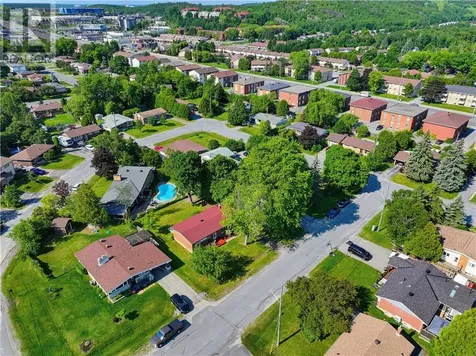 19 Norfolk Court Greater Sudbury ON P3A 1E4