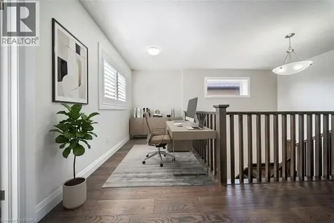 32 Arlington Parkway Paris ON N3L 0G2