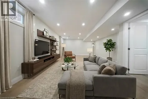 32 Arlington Parkway Paris ON N3L 0G2