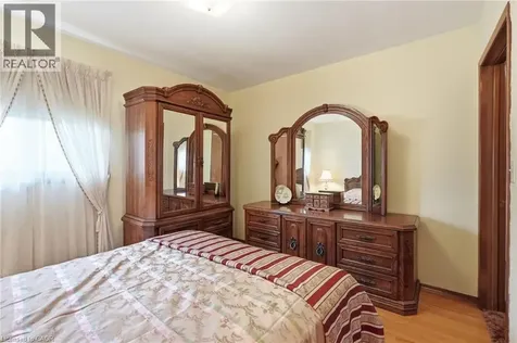 4587 Third Avenue Niagara Falls ON L2E 4L3
