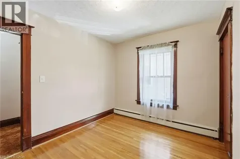 4587 Third Avenue Niagara Falls ON L2E 4L3