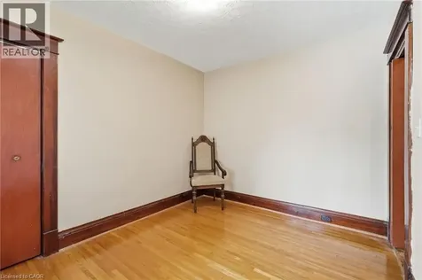 4587 Third Avenue Niagara Falls ON L2E 4L3