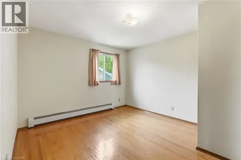 4587 Third Avenue Niagara Falls ON L2E 4L3
