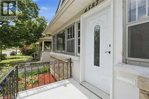 4587 Third Avenue Niagara Falls ON L2E 4L3