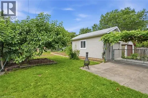 4587 Third Avenue Niagara Falls ON L2E 4L3