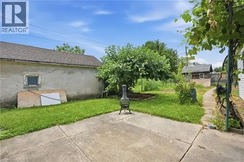 4587 Third Avenue Niagara Falls ON L2E 4L3